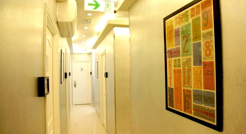 香港安宿 格安安いコスパ シングルルーム トイレ・バス付専用バスルーム キレイ清潔駅近
